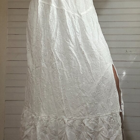 Shyanne White Lace Skirt - Picture 3 of 6